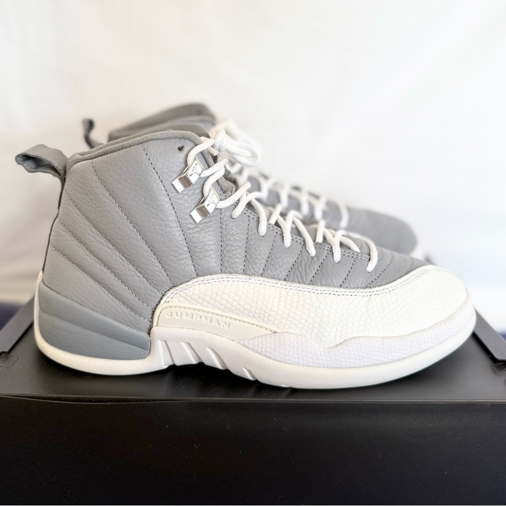AUTHENTIC Jordan 12 Retro Stealth Grey size 8 CT8013-015 2022 PRE-OWNED